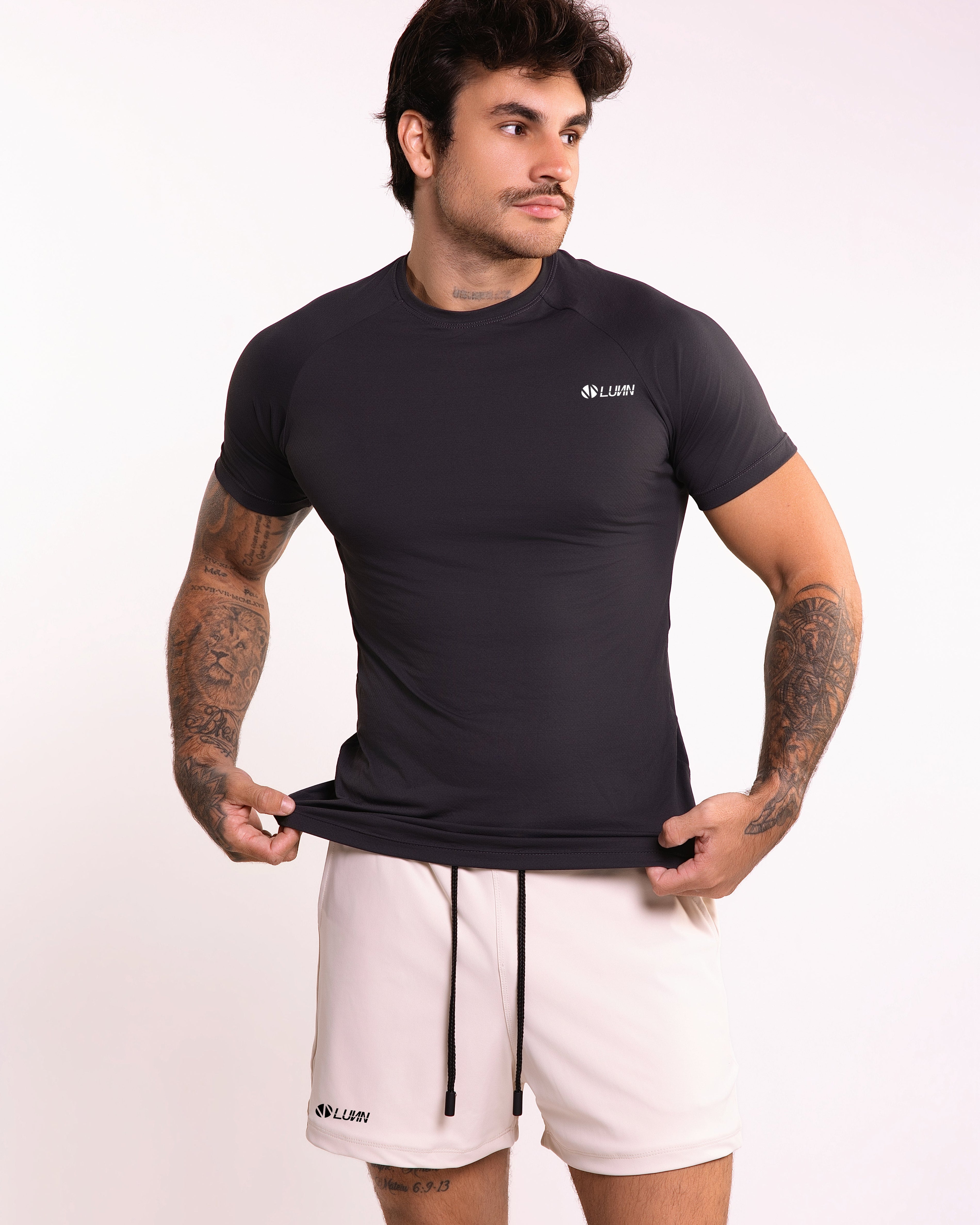 Camiseta Manga Raglan Preto