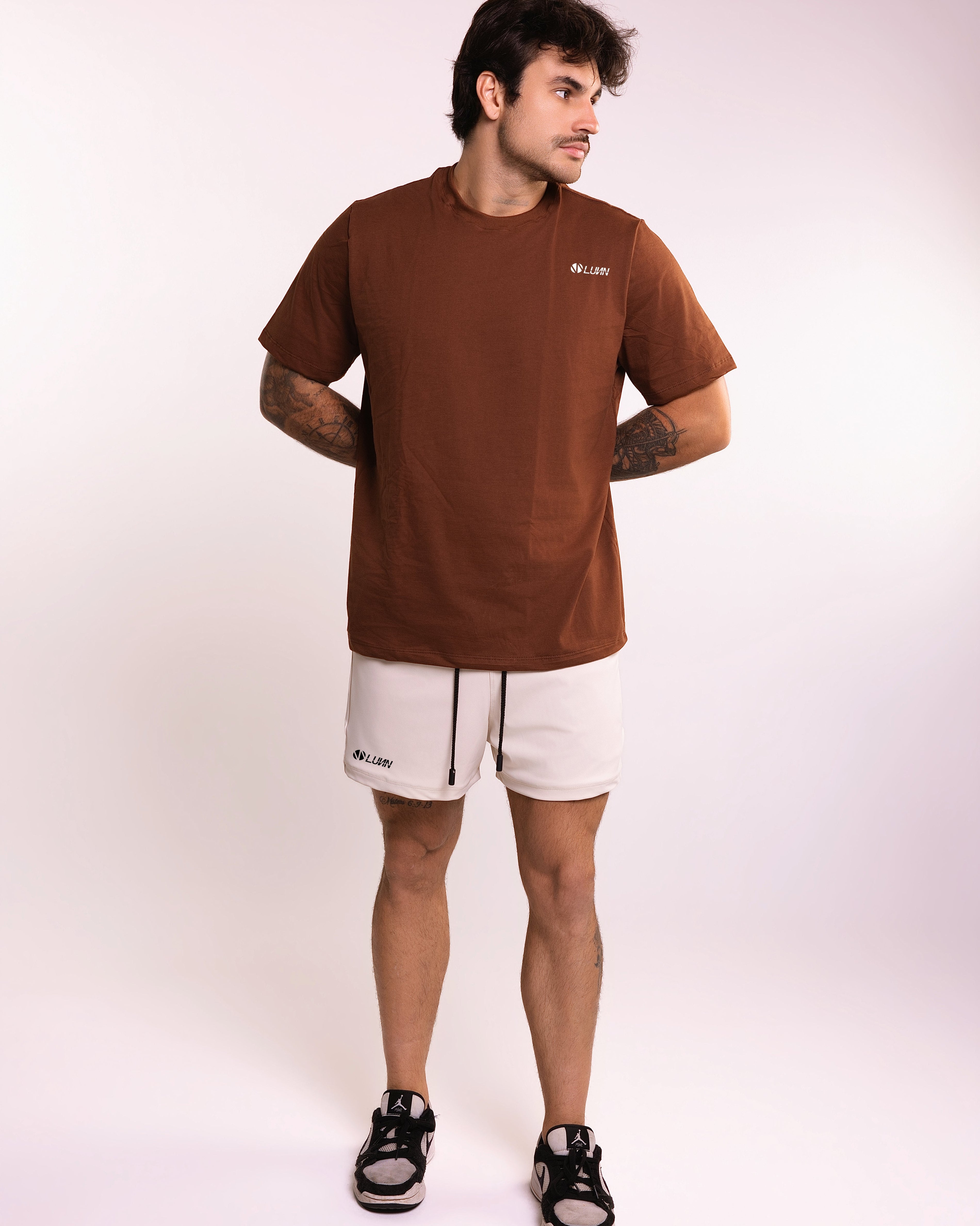 Camiseta Básica Marrom