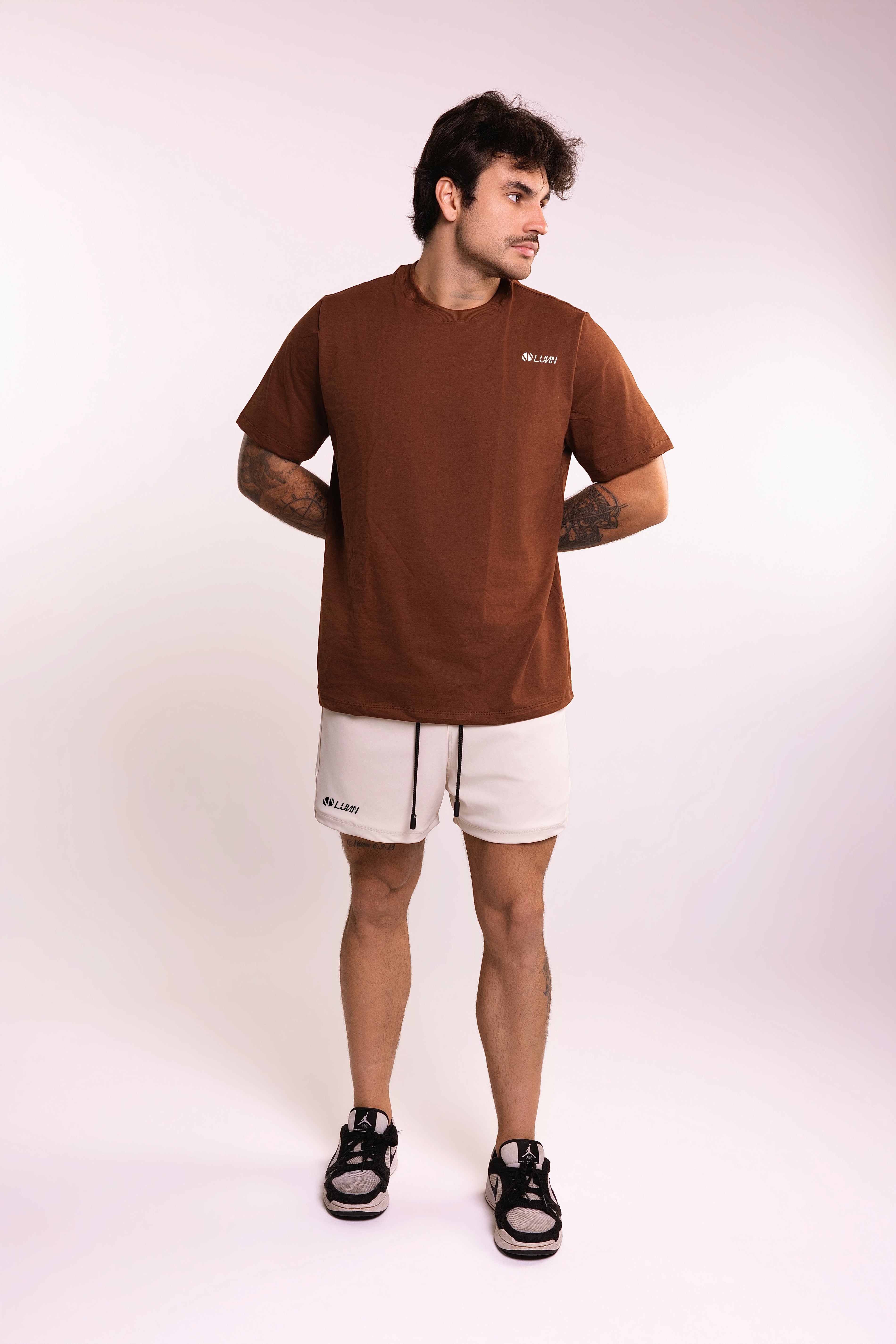 Camiseta Básica Marrom