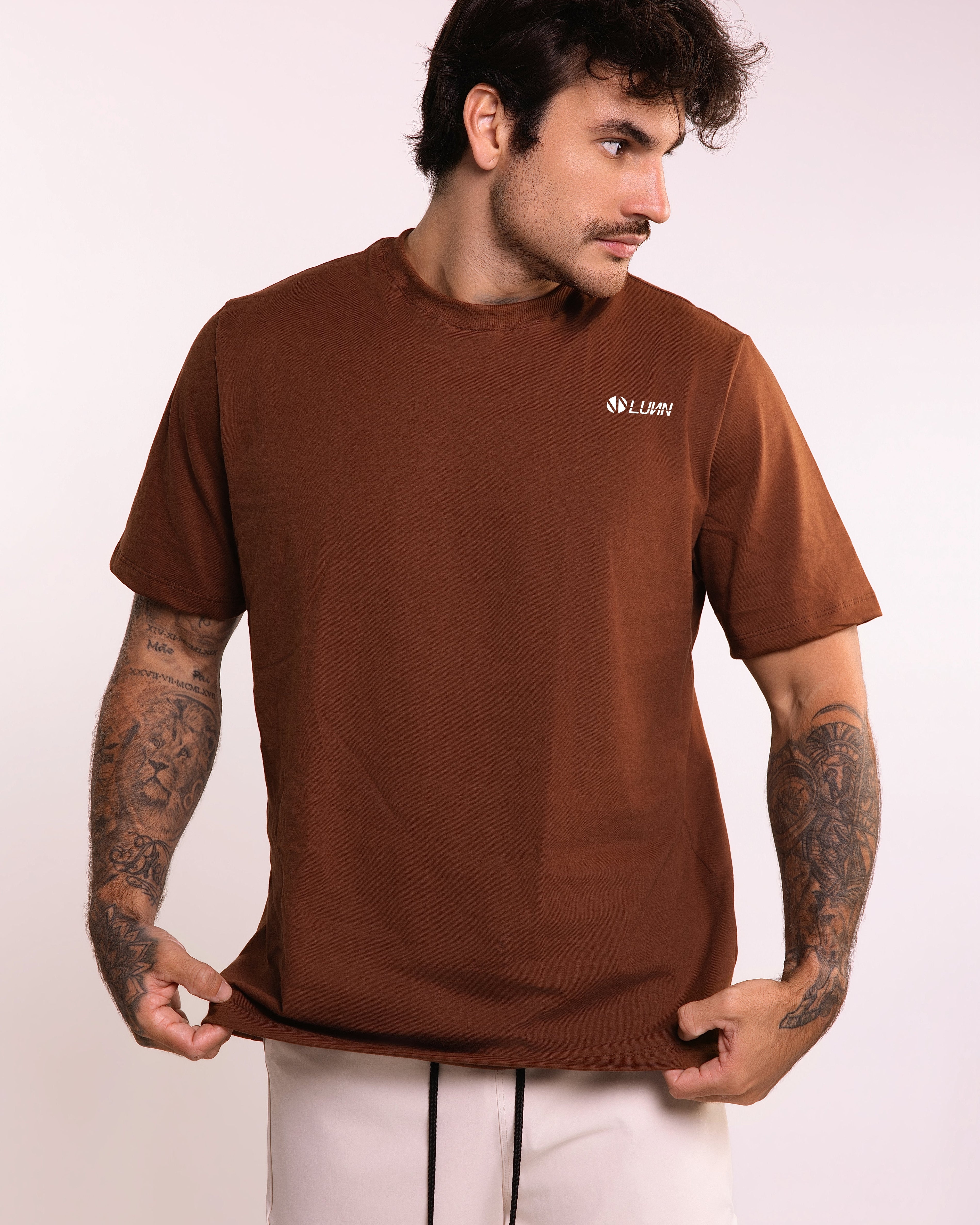 Camiseta Básica Marrom