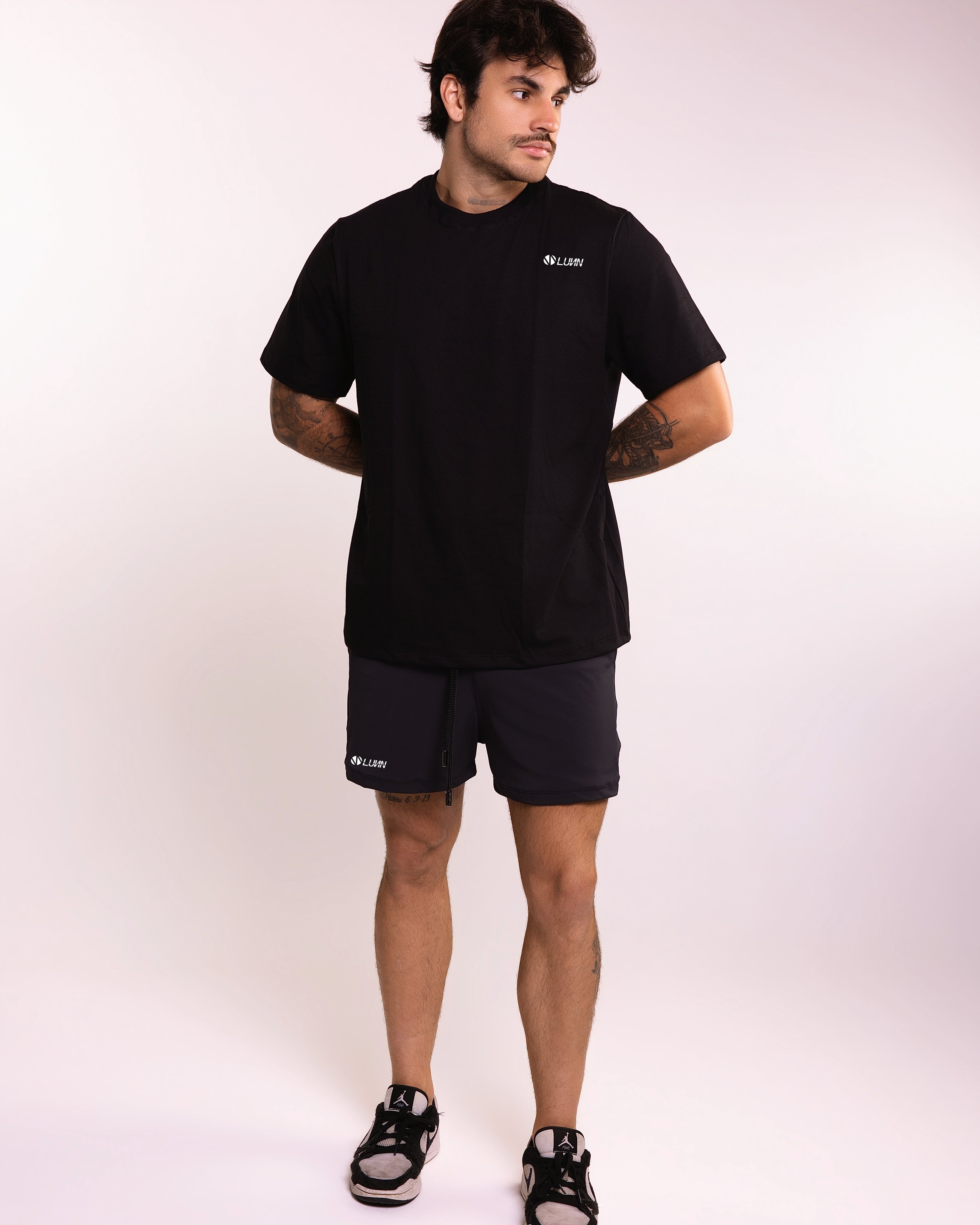 Camiseta Básica Preto