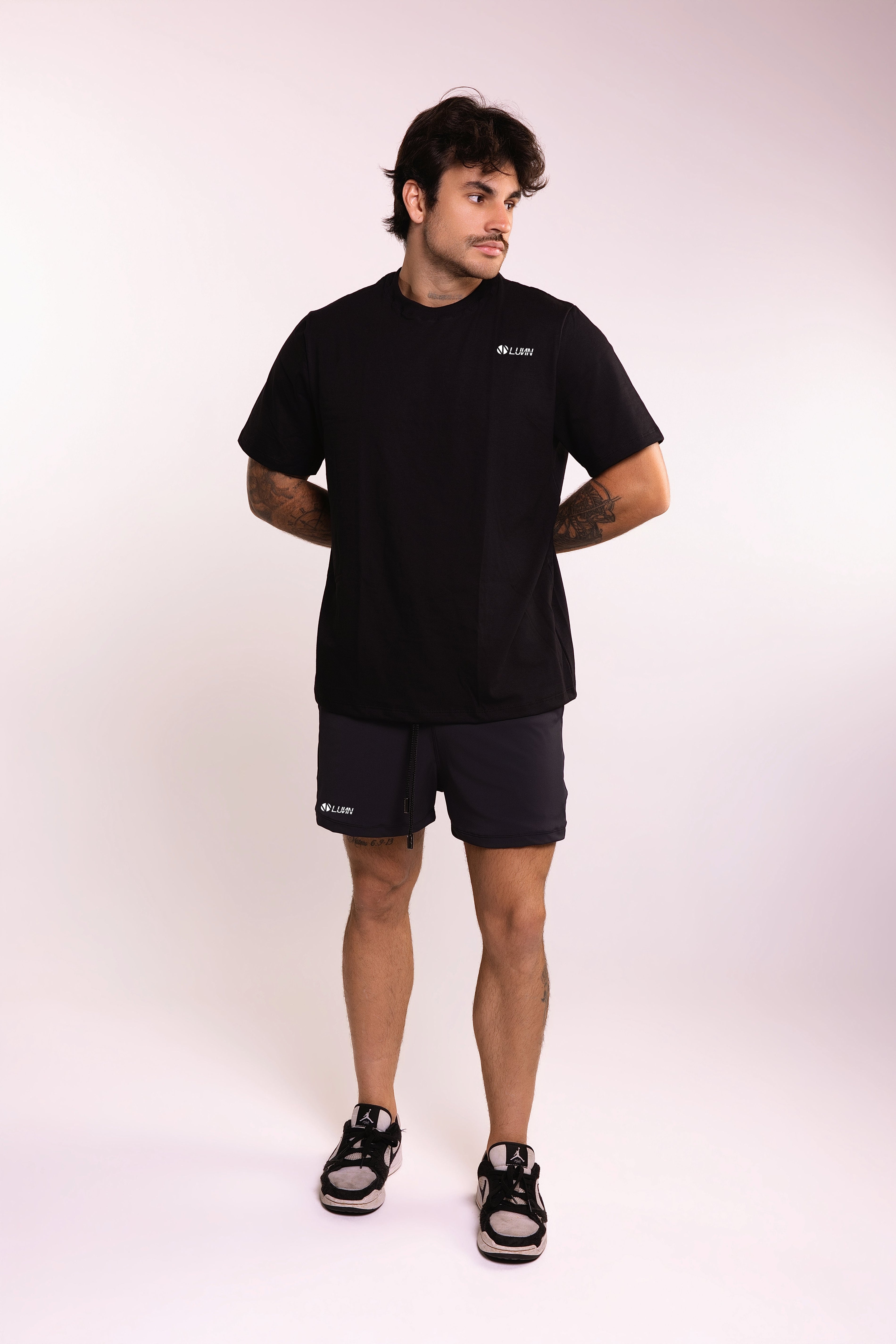 Camiseta Básica Preto